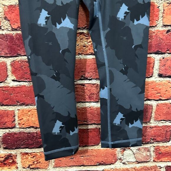 lululemon leggings size 4 - Picture 3 of 10